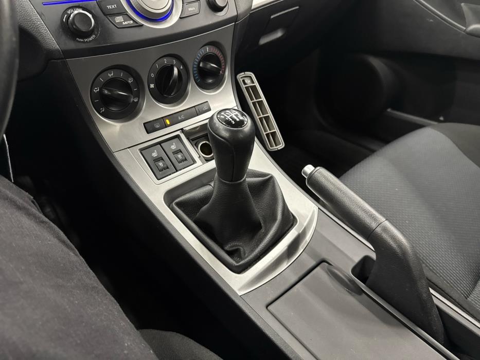 MAZDA Mazda3 2011