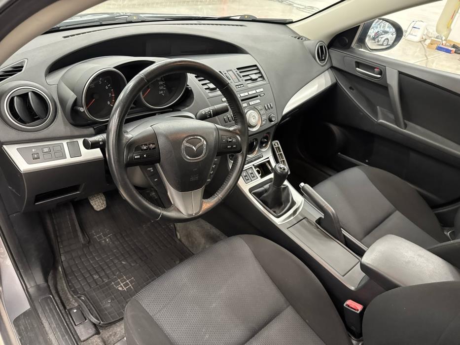 MAZDA Mazda3 2011