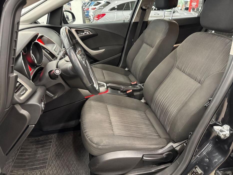 OPEL Astra 2012
