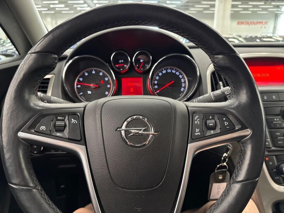 OPEL Astra 2012
