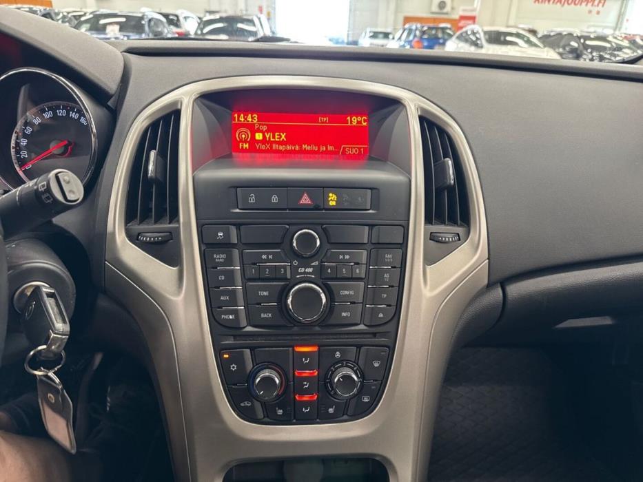 OPEL Astra 2012