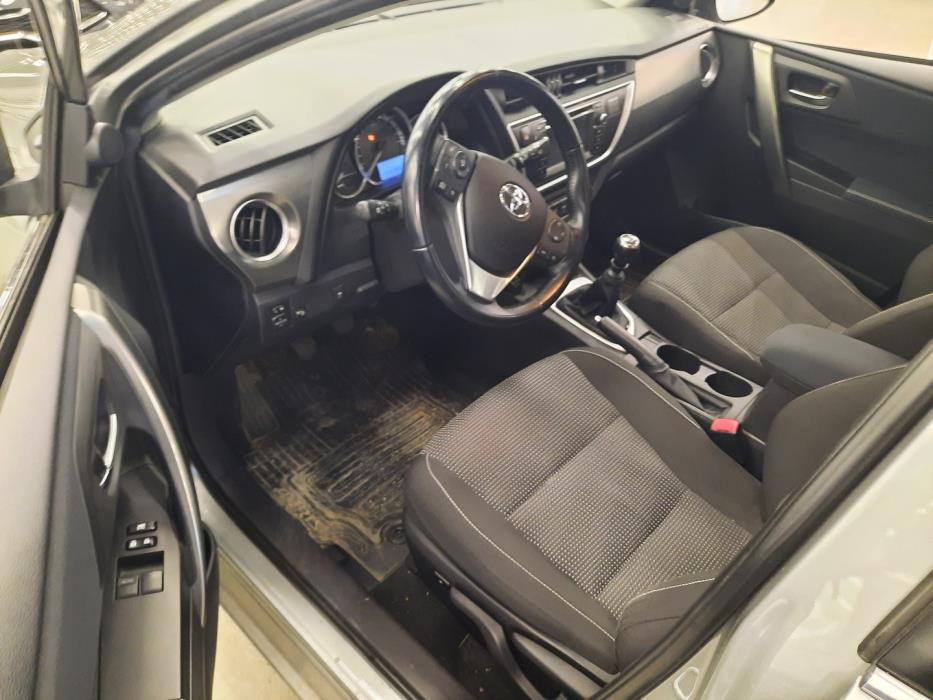 TOYOTA Auris 2014