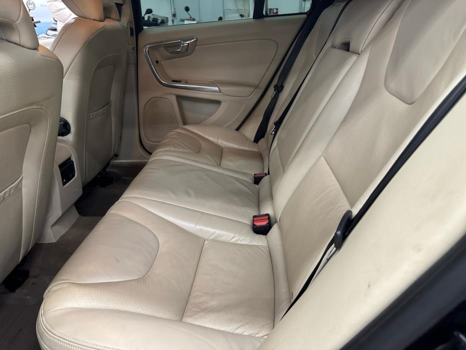 VOLVO V60 2013