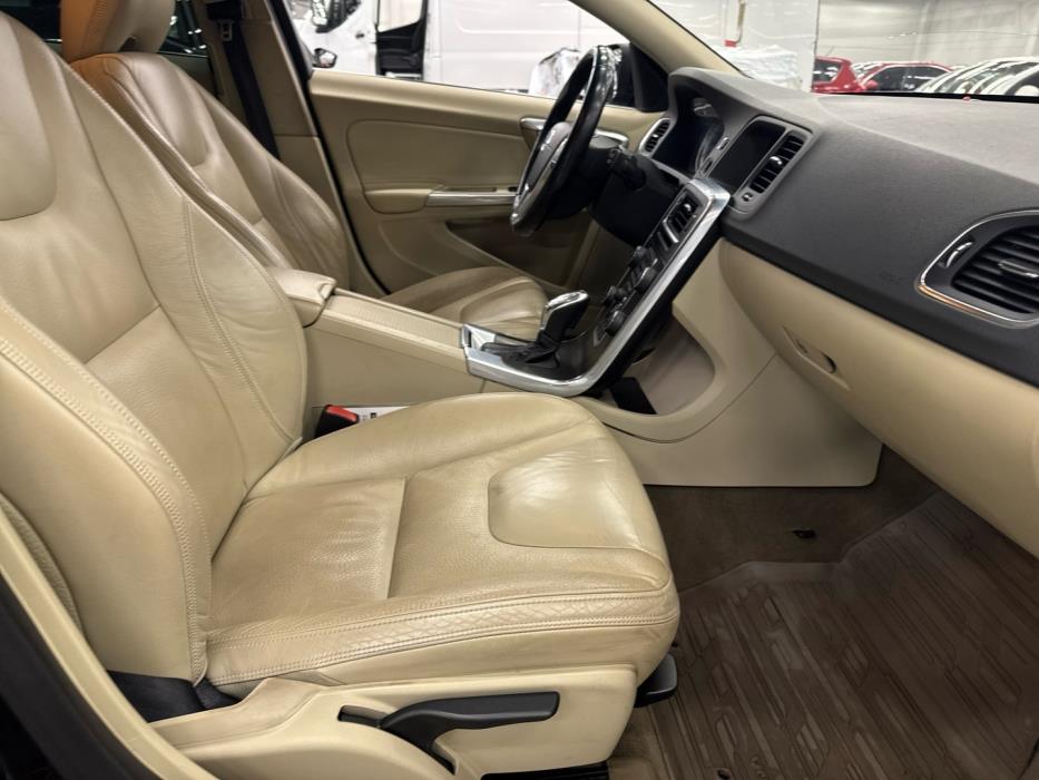 VOLVO V60 2013