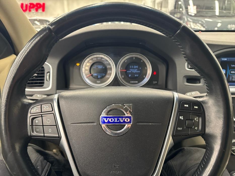 VOLVO V60 2013