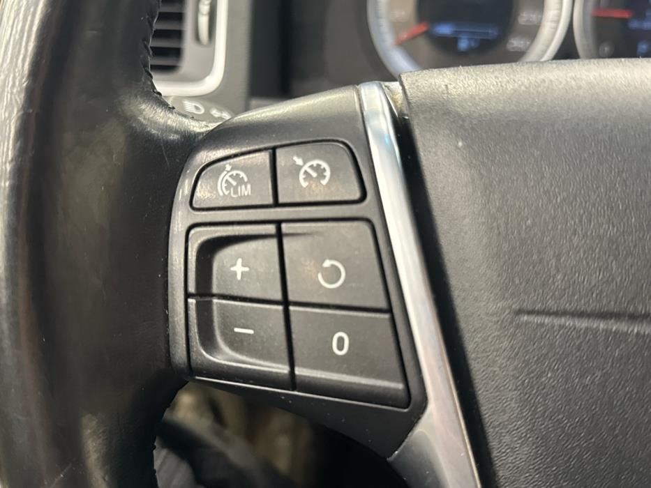 VOLVO V60 2013