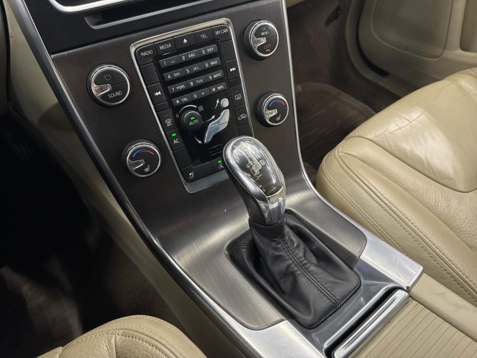 VOLVO V60 2013