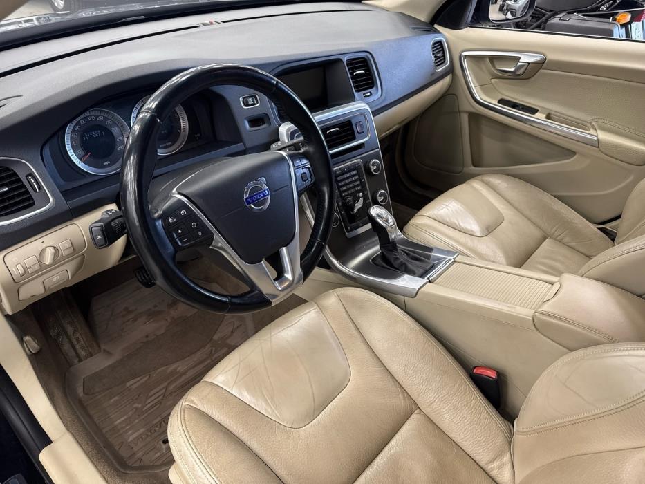 VOLVO V60 2013