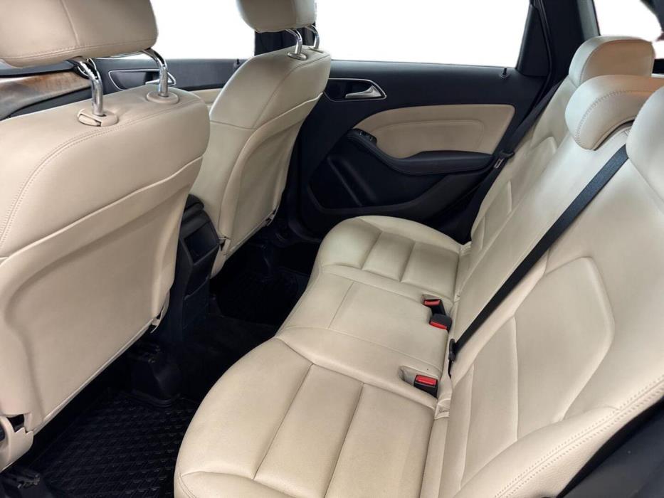 MERCEDES-BENZ B 2013