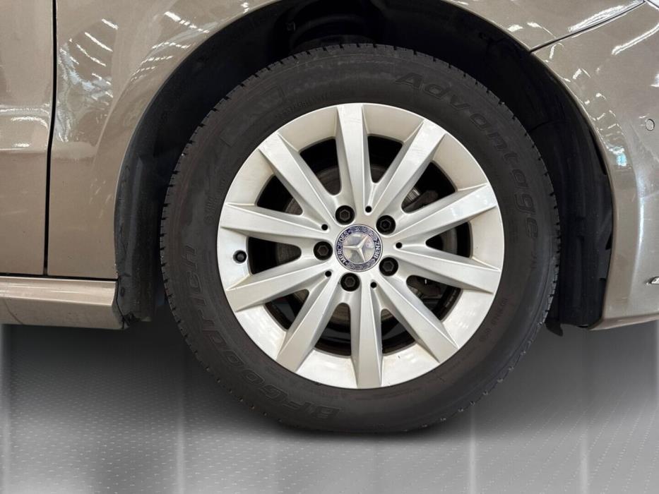 MERCEDES-BENZ B 2013