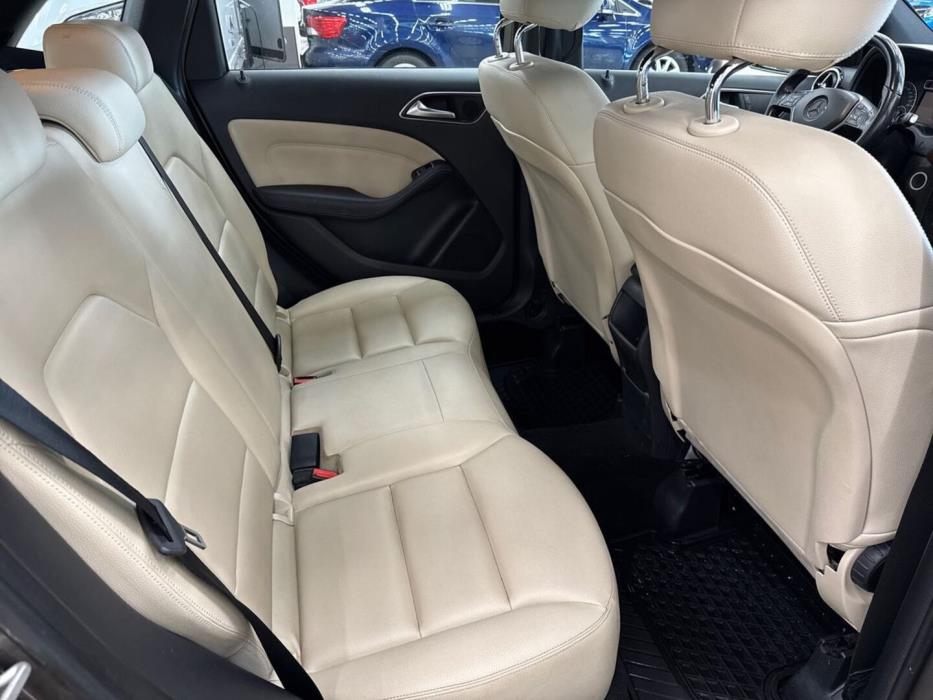 MERCEDES-BENZ B 2013
