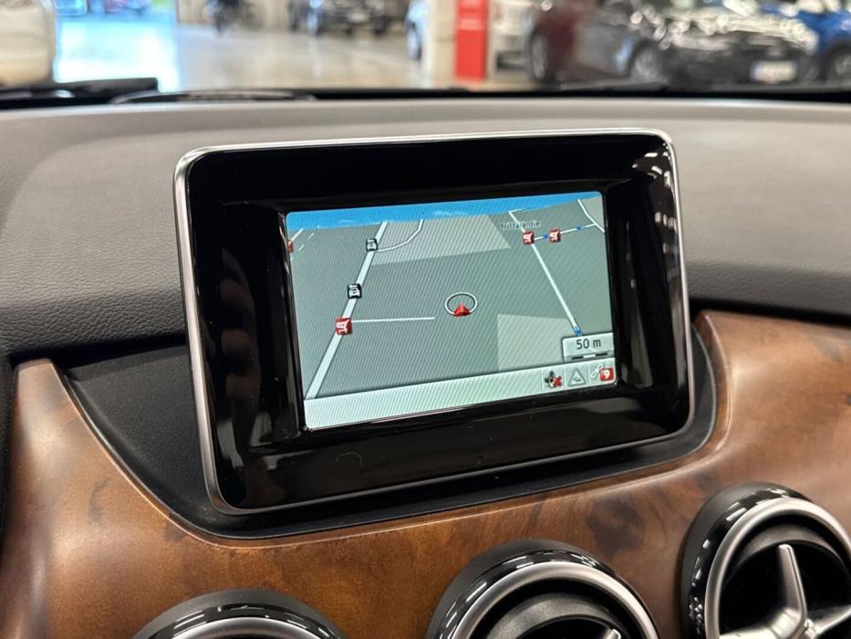 MERCEDES-BENZ B 2013