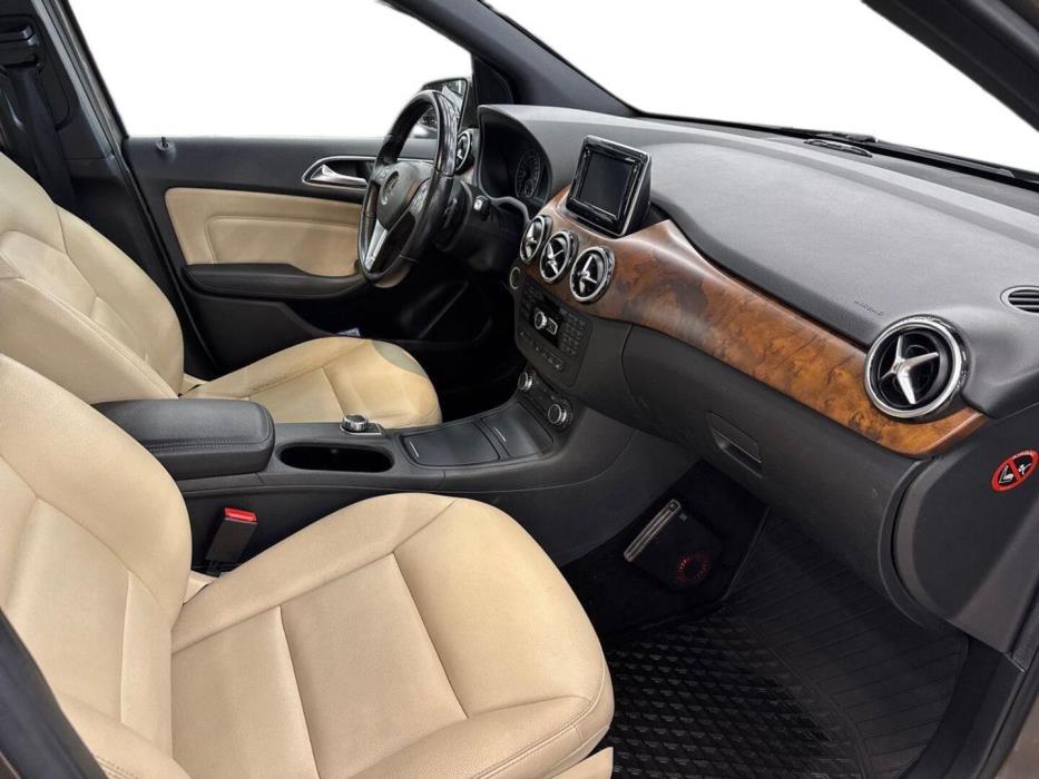 MERCEDES-BENZ B 2013