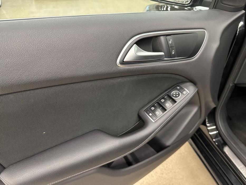 MERCEDES-BENZ B 2016