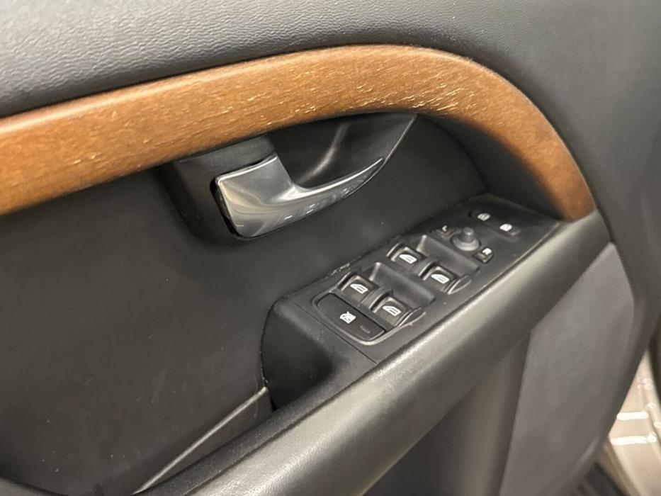 VOLVO XC70 2008