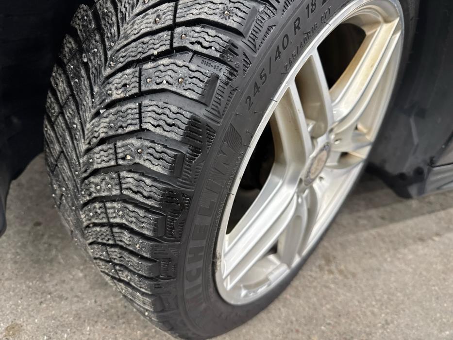 MERCEDES-BENZ E 2015