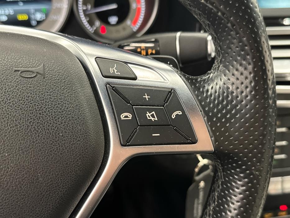 MERCEDES-BENZ E 2015