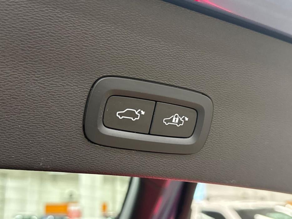 VOLVO C40 2022