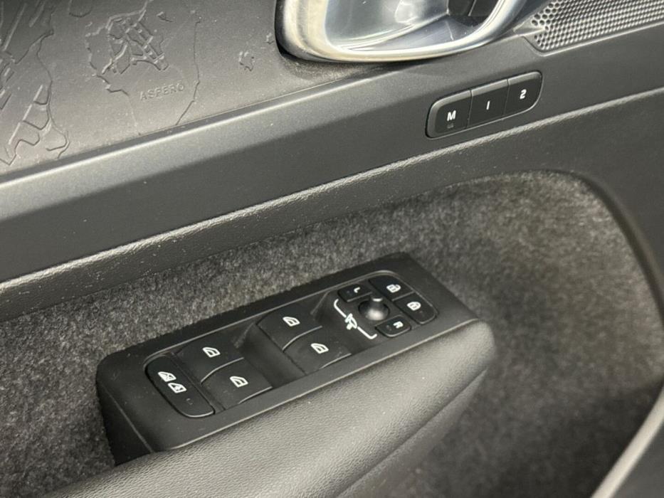 VOLVO C40 2022