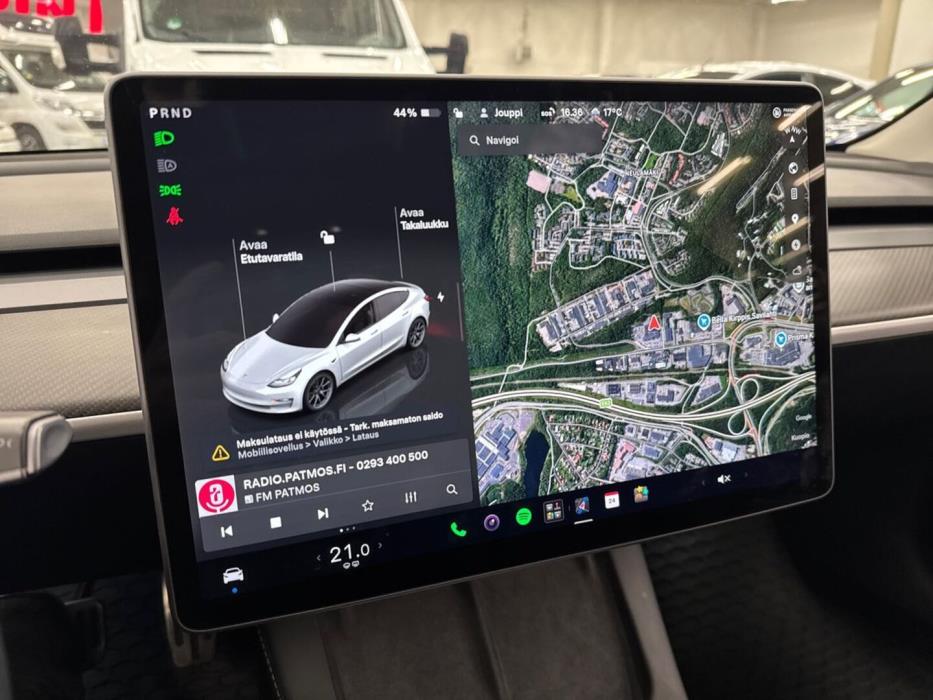 TESLA Model 3 2022