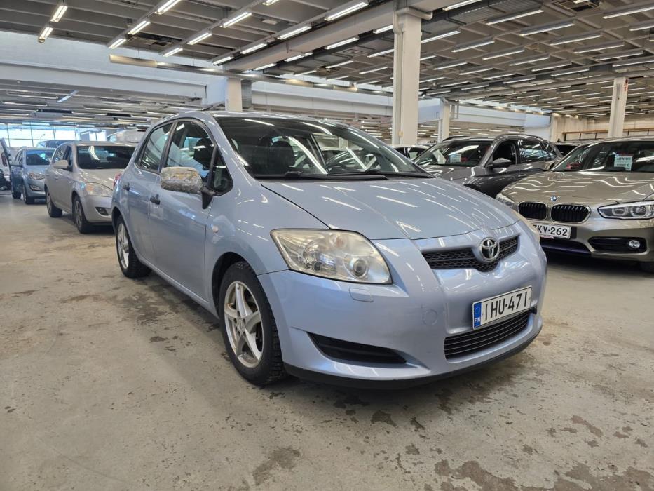 TOYOTA Auris 2009