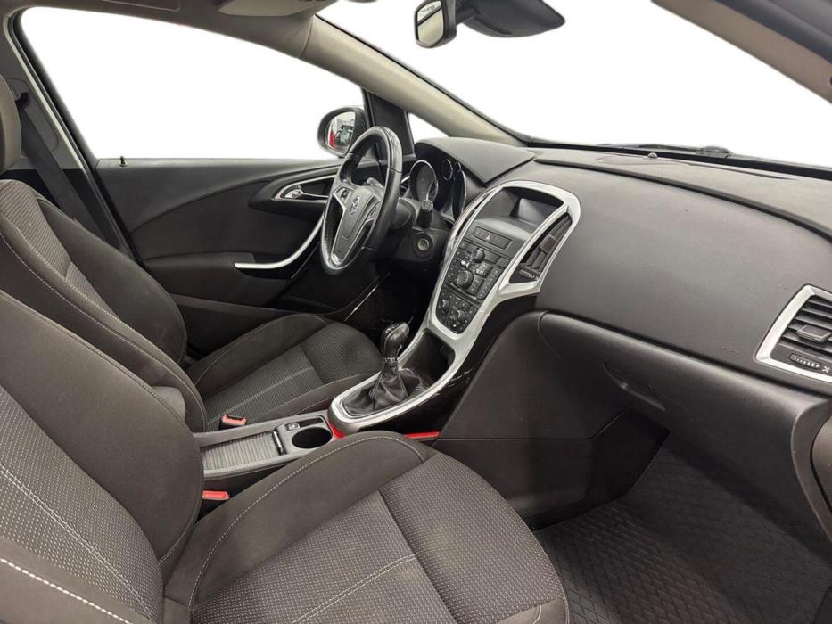 OPEL Astra 2010
