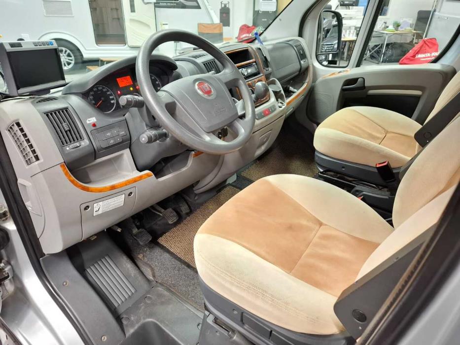 BÜRSTNER NEXXO T 660 2010