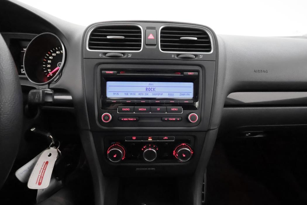 VOLKSWAGEN Golf 2011