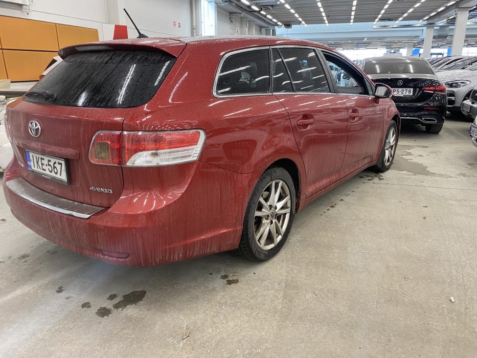 TOYOTA Avensis 2011