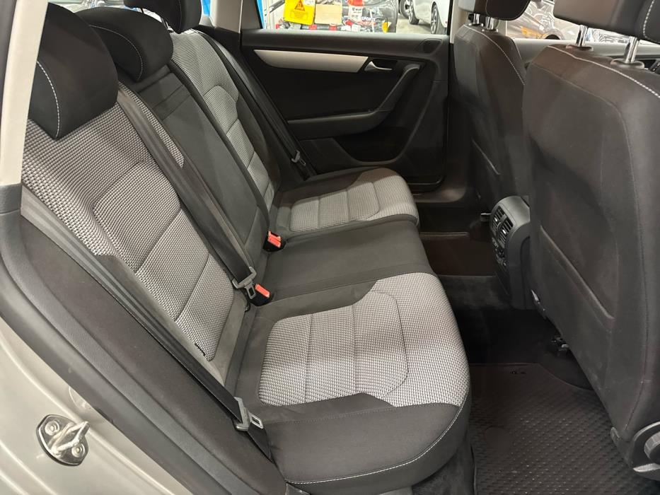 VOLKSWAGEN Passat 2013