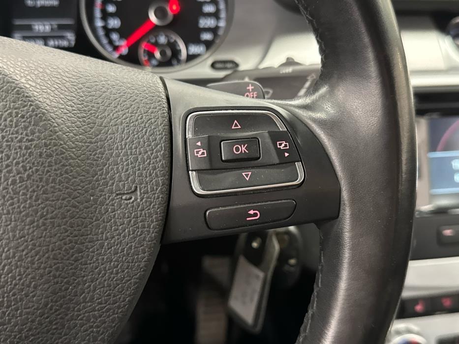 VOLKSWAGEN Passat 2013