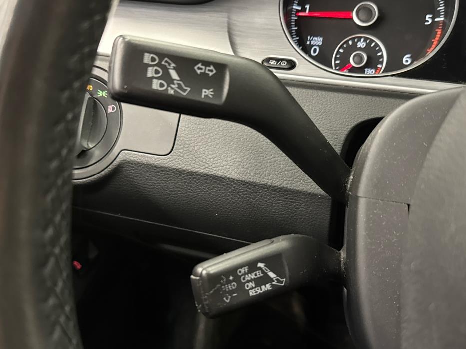 VOLKSWAGEN Passat 2013
