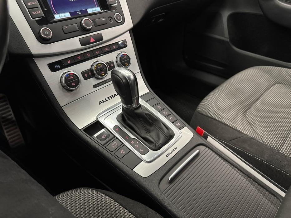 VOLKSWAGEN Passat 2013