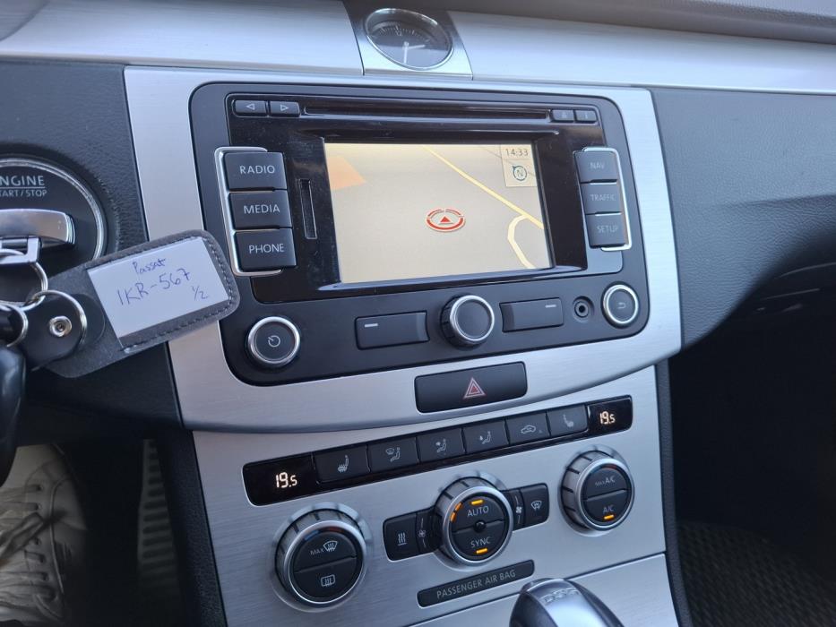 VOLKSWAGEN Passat 2013