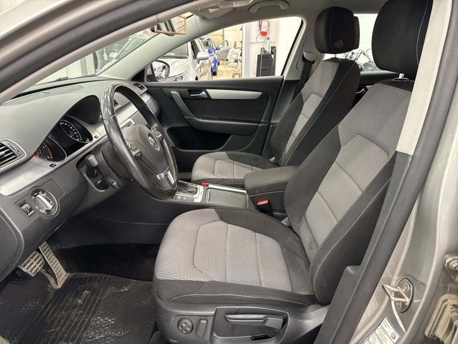 VOLKSWAGEN Passat 2013