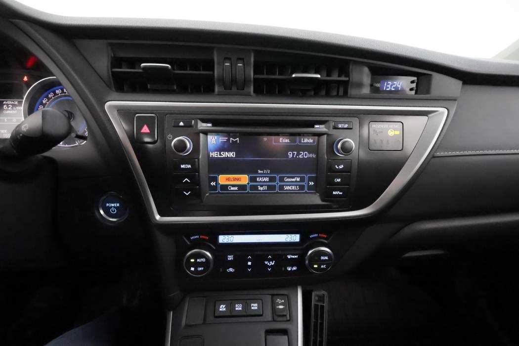 TOYOTA Auris 2014