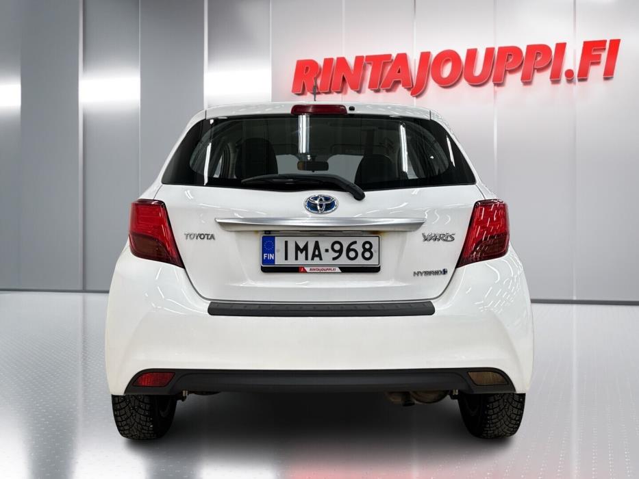 TOYOTA Yaris 2015