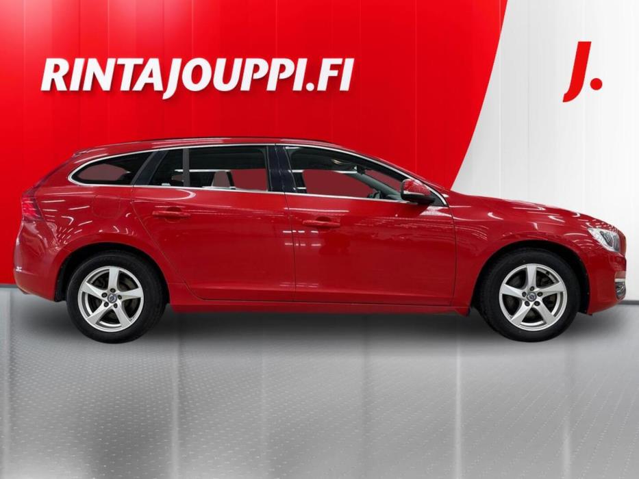 VOLVO V60 2015