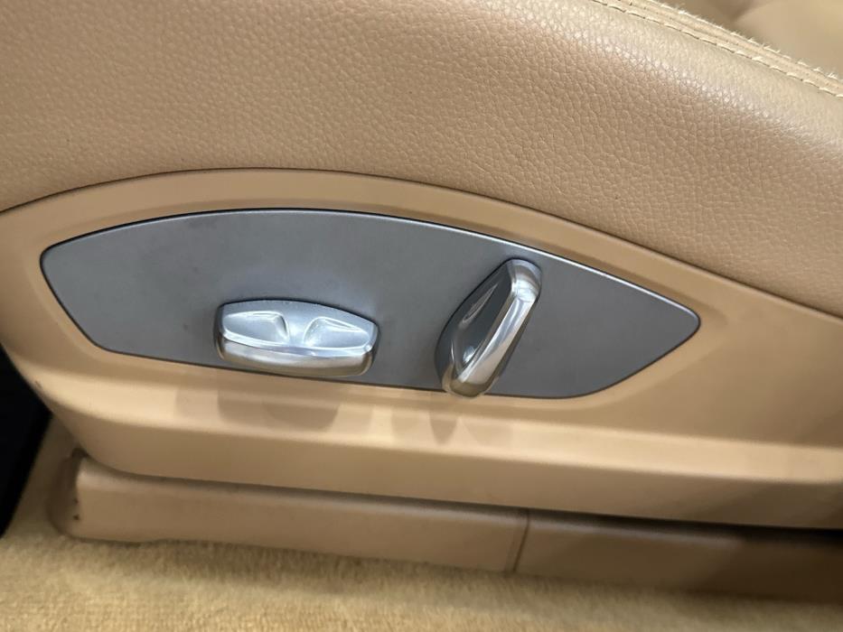 PORSCHE Panamera 2012