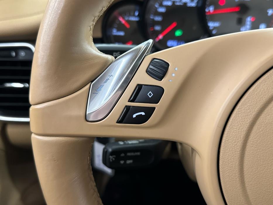 PORSCHE Panamera 2012