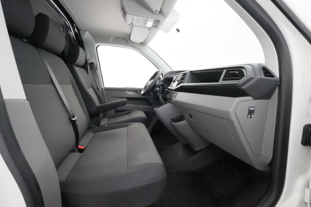 VOLKSWAGEN Transporter 2023