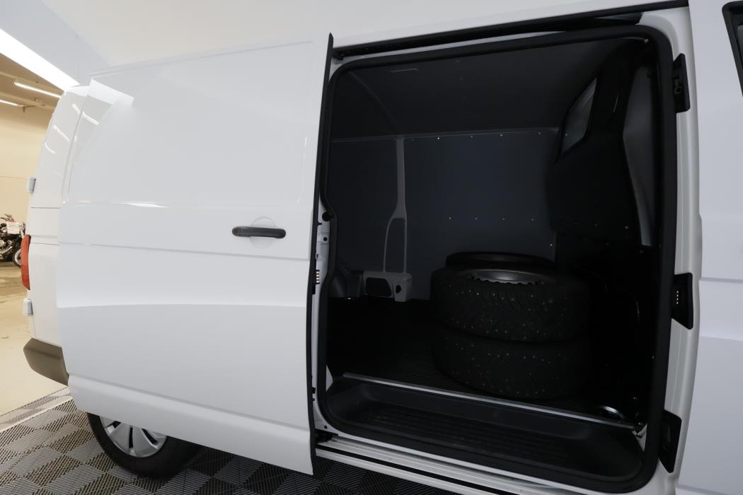 VOLKSWAGEN Transporter 2023