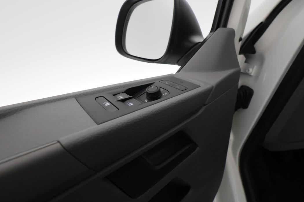 VOLKSWAGEN Transporter 2023