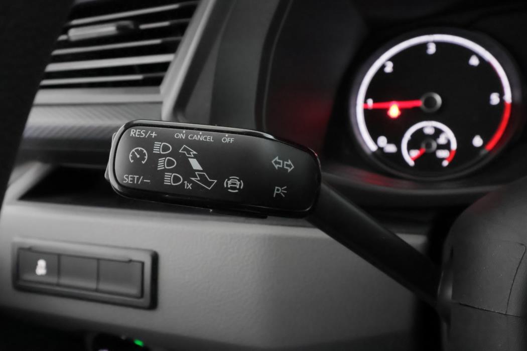 VOLKSWAGEN Transporter 2023