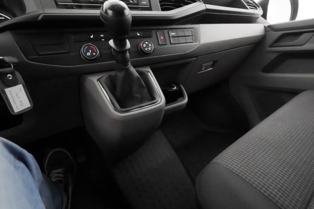 VOLKSWAGEN Transporter 2023