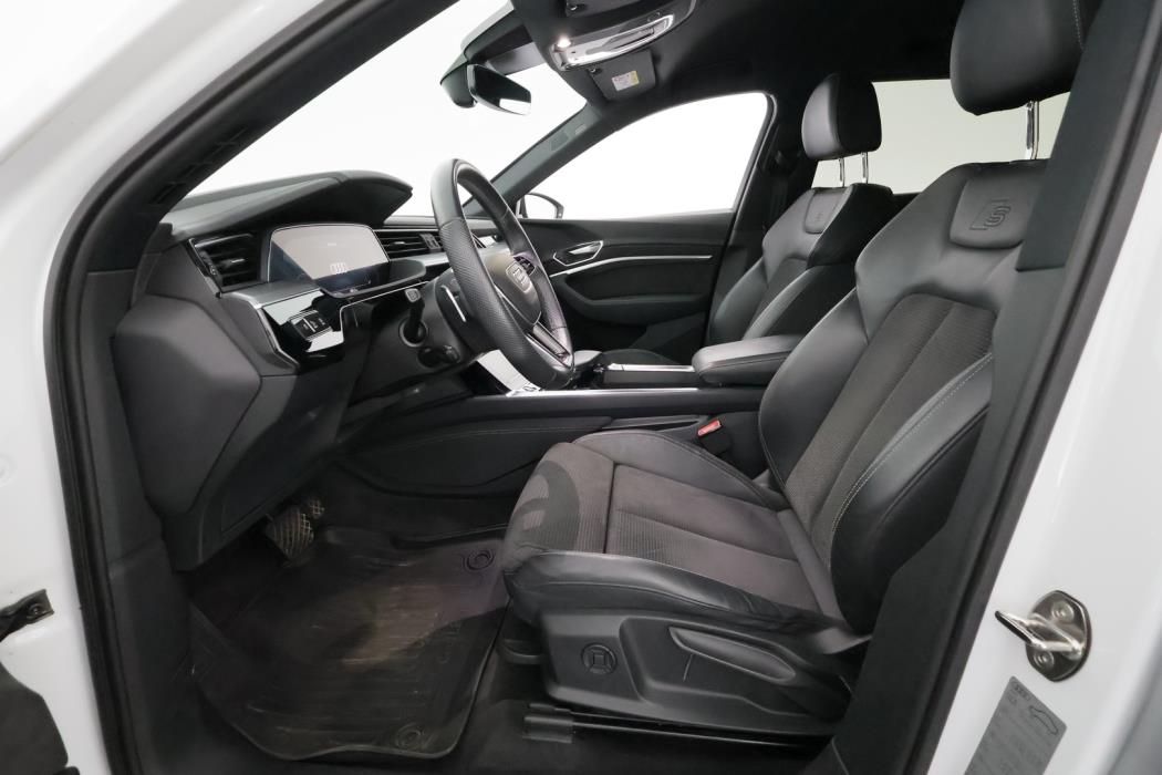 AUDI e-tron 2021