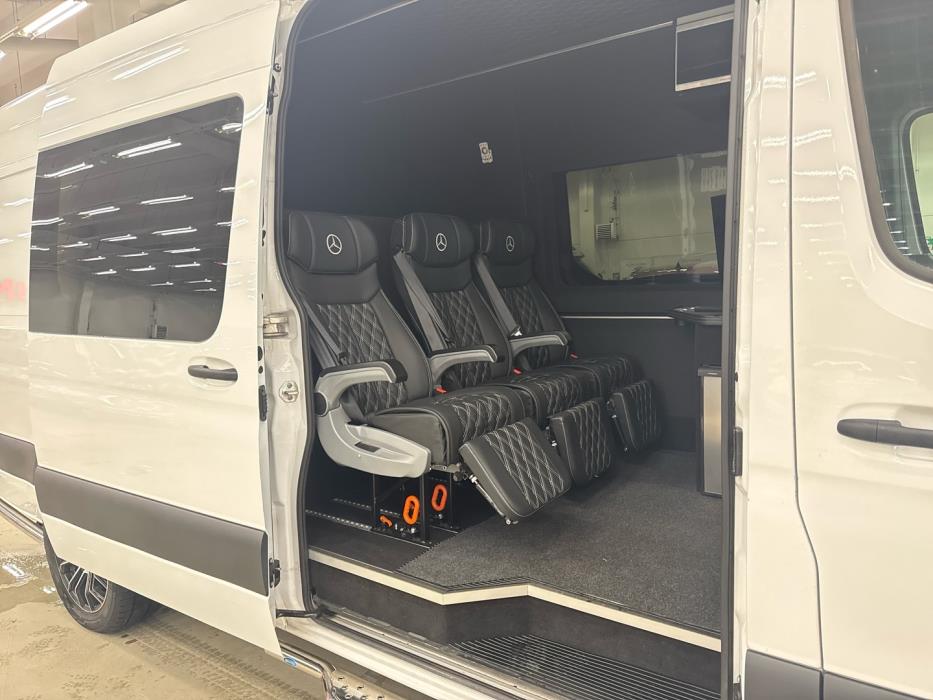 MERCEDES-BENZ Sprinter 2023