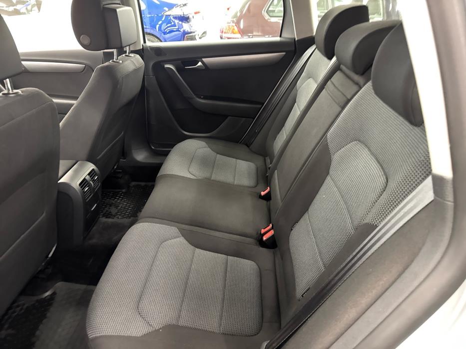 VOLKSWAGEN Passat 2012