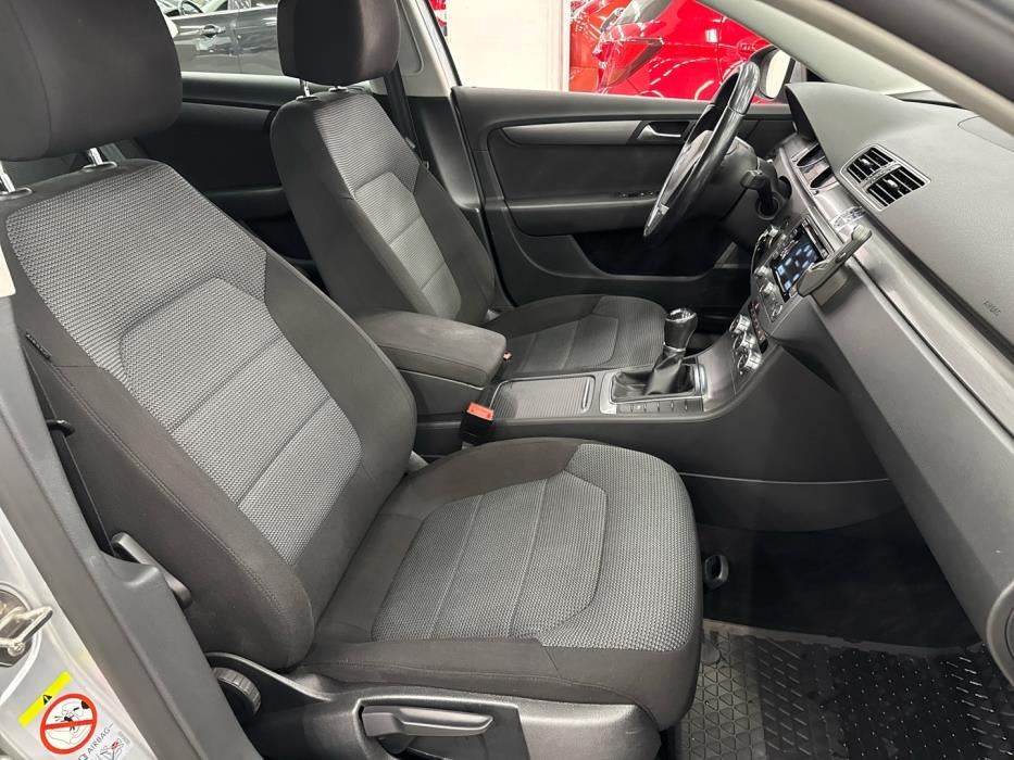 VOLKSWAGEN Passat 2012