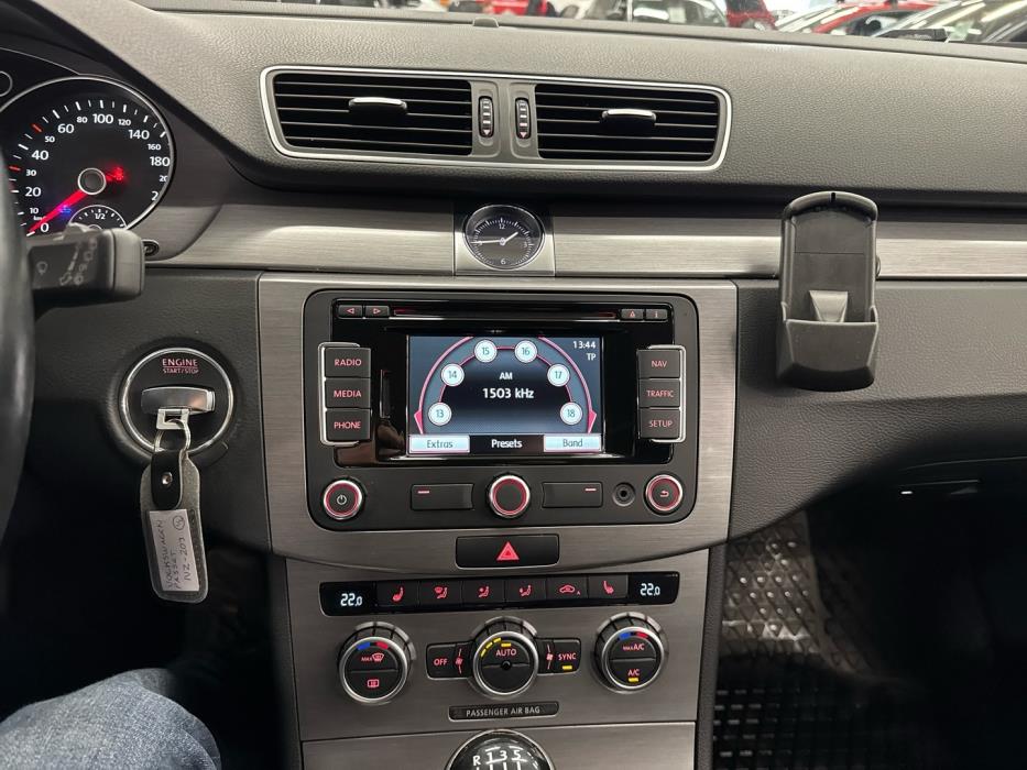 VOLKSWAGEN Passat 2012